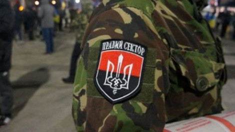 «Правый сектор» покидает блокпосты на границе с Крымом