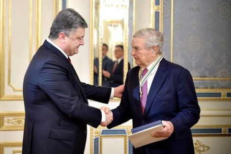 Президент Порошенко наградил Сороса, как одного из спонсоров государственного переворота в Украине, орденом Свободы