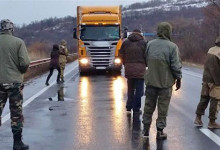 Киев приостановил движение российских фур по территории Украины