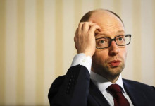Яценюк призвал власти Украины стабилизировать гривну