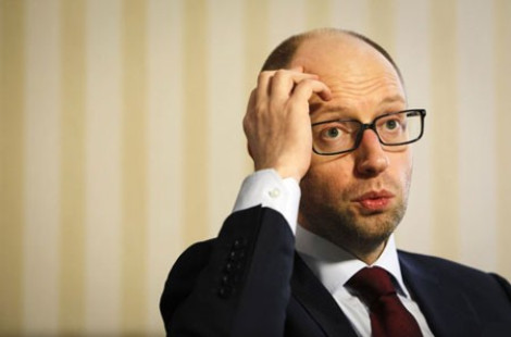 Яценюк призвал власти Украины стабилизировать гривну