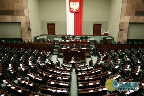 Сенат Польши поддержал резолюцией стоящую «перед смертельной угрозой» Украину