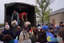 На Украине мобилизуют мужчин во время раздачи гуманитарной помощи