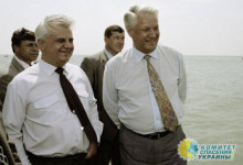 Азаров: в Беловежской пуще Кравчук намеревался отдать Крым России