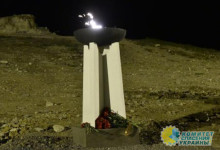 На Саур-Могиле в ДНР зажгли вечный огонь