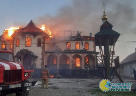 Украинский националист сжёг храм УПЦ в Черновицкой области