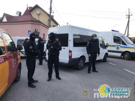 Житель Львова ворвался в ресторан, угрожая всех взорвать гранатой