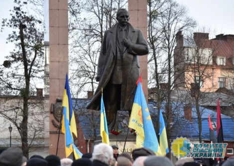 Во Львове опять требуют вернуть Бандере звание Героя Украины
