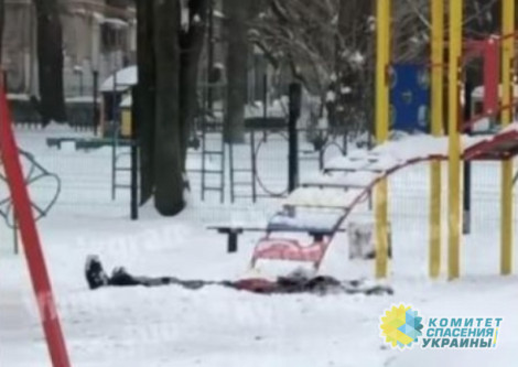 В Киеве на детской площадке взорвалась граната