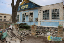 Хуг видит шансы для завершения войны, а каратели разбили в Коминтерново два дома 