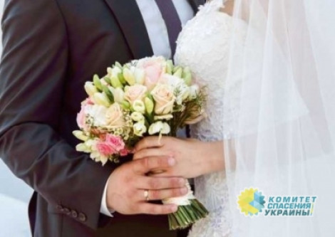 Украинским мужчинам разрешат жениться только после отдачи долга родине в АТО