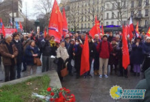 В Париже полиция разогнала украинцев-провокаторов на митинге в память защитников Сталинграда