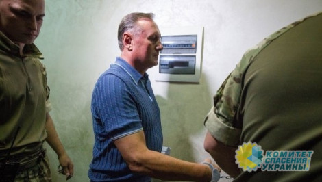 Хунта снова оставила Ефремова под стражей