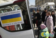 Сикорский призывает страны ЕС прекратить платить пособия украинским беженцам