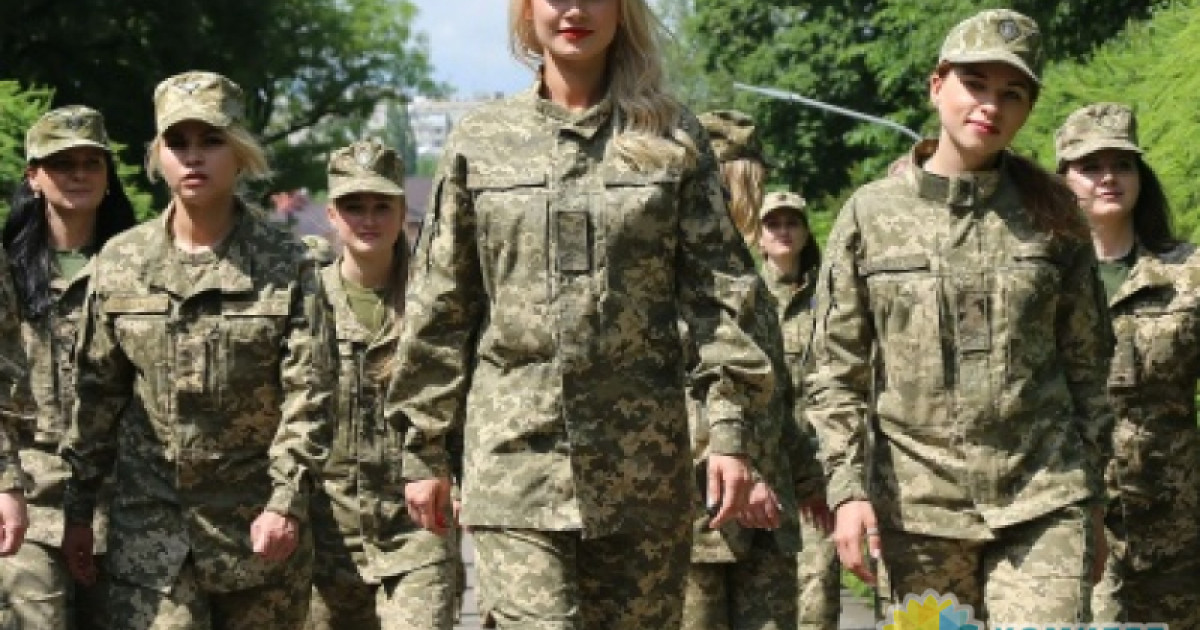 На выезд военных. Военная форма. Военная форма ВСУ. Военная форма Украины. Украинская женская Военная форма.