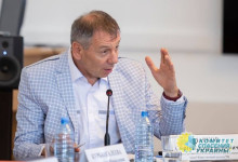 Политолог: Если Зеленский не применит силу к националистам, то может лишиться поста президента