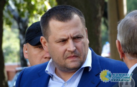 Мэр Днепропетровска на приеме избил человека
