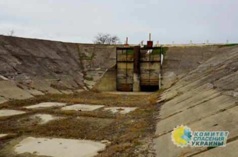 В Крыму готовят международный иск к Украине из-за перекрытия воды в Крым