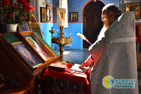 «Во время обстрелов дети засыпают с иконами в руках»: священник из Донбасса рассказал о страшных моментах войны