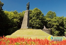 Славних прадідів великих правнуки погані!