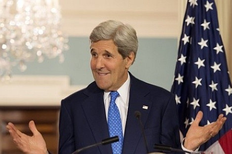 Керри настоял на приостановке выделения Украине кредита МВФ