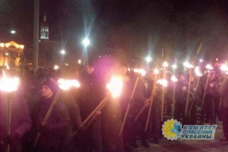 «Порошенко - на ножи!». Нацисты Авакова провели в Харькове акцию устрашения