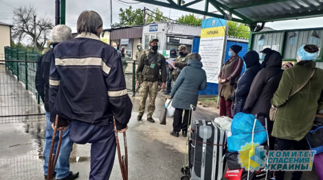 Пенсионеров Донбасса ждут новые бюрократические издевательства на границе с Украиной