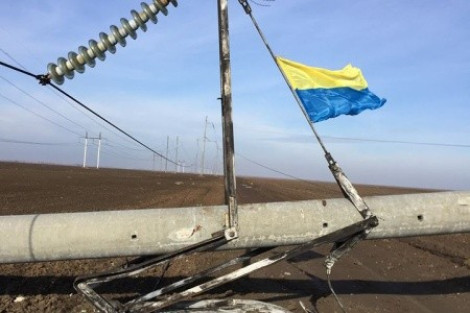 Удивительное рядом: бандерлоги рвут столбы, но в Крыму свет есть