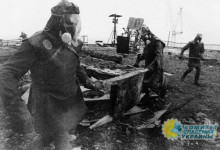 Азаров почтил память ликвидаторов аварии на Чернобыльской АЭС