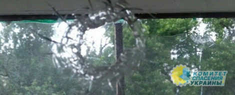 Украинские каратели расстреляли школу в Горловке