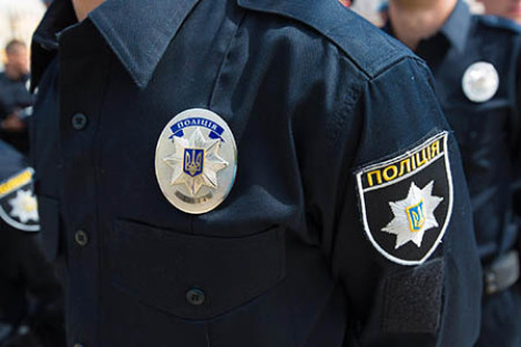 В Житомире задержаны трое полицейских, торговавшихаркотиками
