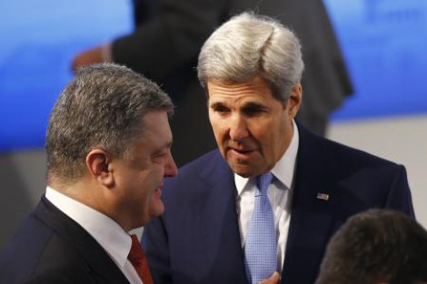 Керри: мы "ведем работу" с властями Украины