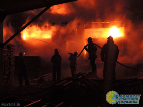 В результате обстрелов ВСУ в Донецке сгорело 3 жилых дома