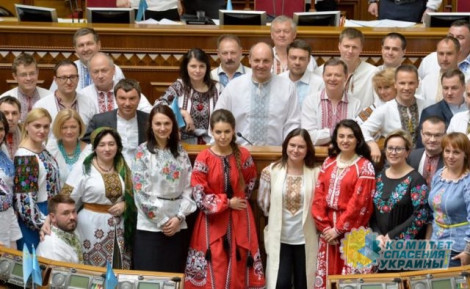 Азаров: Украинские парламентарии не проголосовали за сокращение рабочего дня для беременных