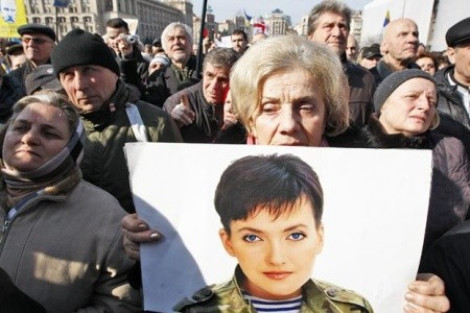 Год за два: летчица Савченко внесла  в Раду первый закон