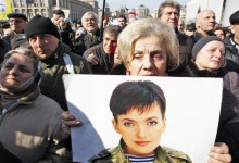 Год за два: летчица Савченко внесла  в Раду первый закон