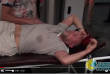 UA1:Владельцу Житомирской кондфабрики сломали руку во время конвоирования полицией