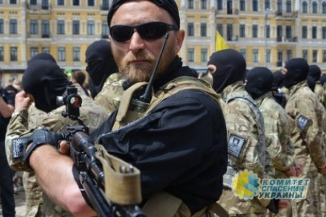 Отложенная угроза справа: настоящая хунта на Украине еще впереди?