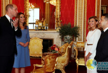 Азаров: Зеленский не себя опустил, а страну опустил