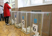 Порошенковская «децентрализация» – в Киеве отменены выборы в райсоветы