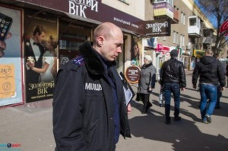 В Запорожье вооруженная банда ограбила ювелирный магазин